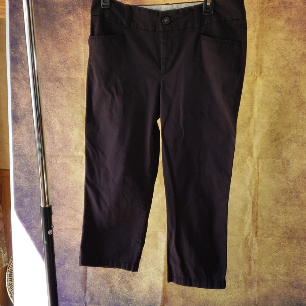 BLACK DOCKER CAPRIS